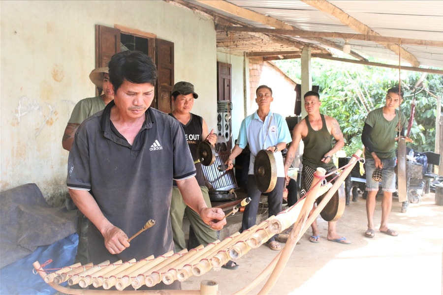 Về làng trải nghiệm nét văn hóa truyền thống