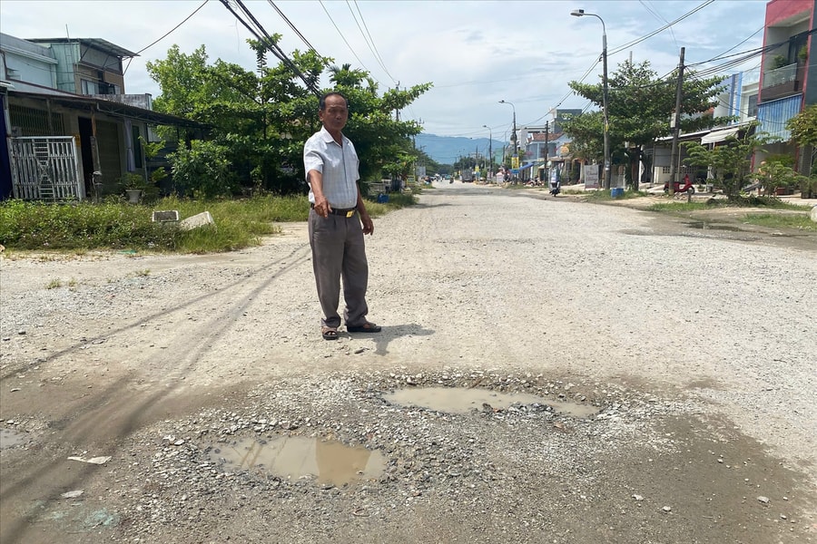 8 năm vẫn chưa thi công xong hơn 700m đường - chuyện có thật ở xã Núi Thành