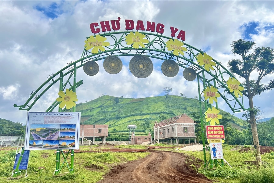 Công trình ở làng Ia Gri bị dừng thi công vì bị bê tông hóa
