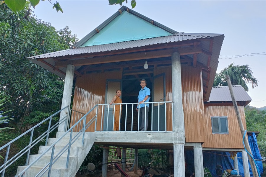 Ấm lòng với những ngôi nhà sàn truyền thống từ Chương trình xoá nhà tạm