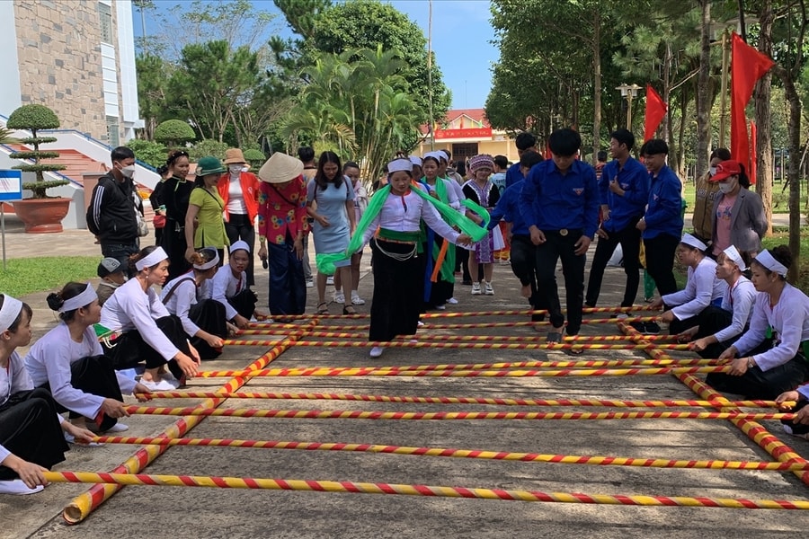 "Sống động" văn hóa Mường trên vùng biên giới Gia Lai