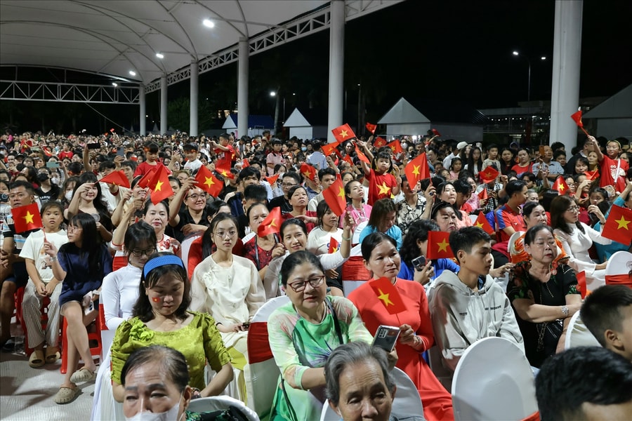 Người dân Cần Thơ ôn lại lịch sử vẻ vang trong chương trình kỷ niệm 80 năm Quốc khánh