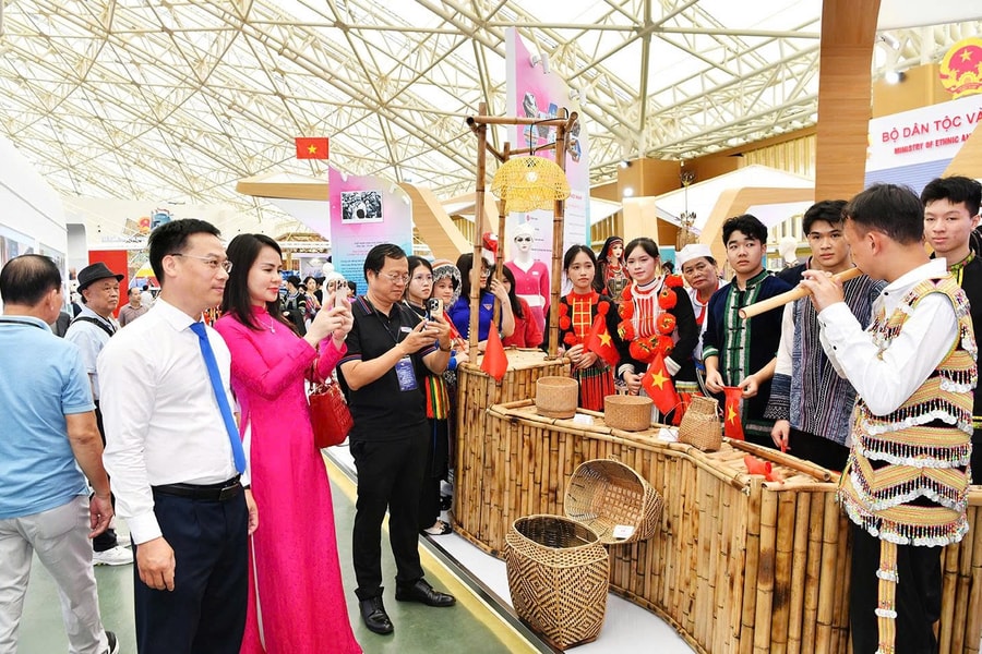 Triển lãm thành tựu đất nước 80 năm: Gần 4 triệu lượt khách tham quan trong 6 ngày mở cửa