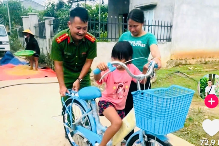 Công an xã miền núi Trung Sơn: Dân vận từ trái tim, lan tỏa bằng nền tảng số
