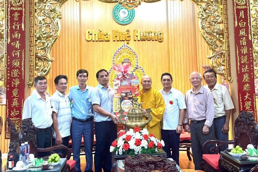Sở Dân tộc và Tôn giáo Quảng Ngãi thăm các cơ sở Phật giáo nhân dịp Lễ Vu lan