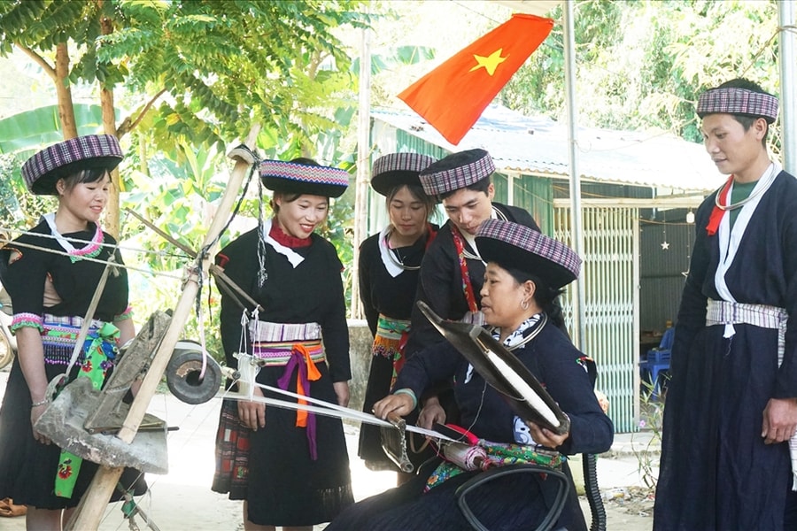 Nhiều hoạt động diễn ra tại Ngày hội Tết tháng Bảy của người Mông xanh
