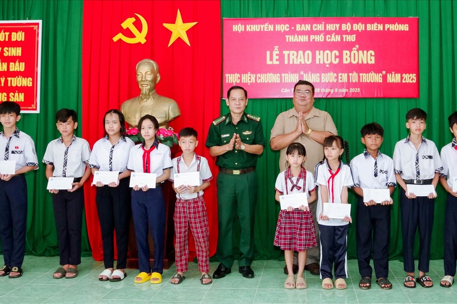 Trao 200  suất học bổng cho học sinh khu vực biên giới biển TP. Cần Thơ