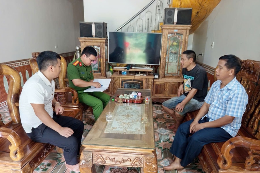 Trưởng thôn trẻ tạo uy tín bằng hành động