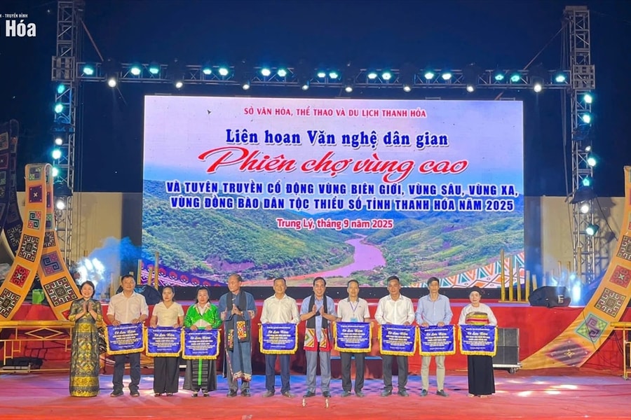 Liên hoan văn nghệ dân gian và phiên chợ vùng cao xứ Thanh