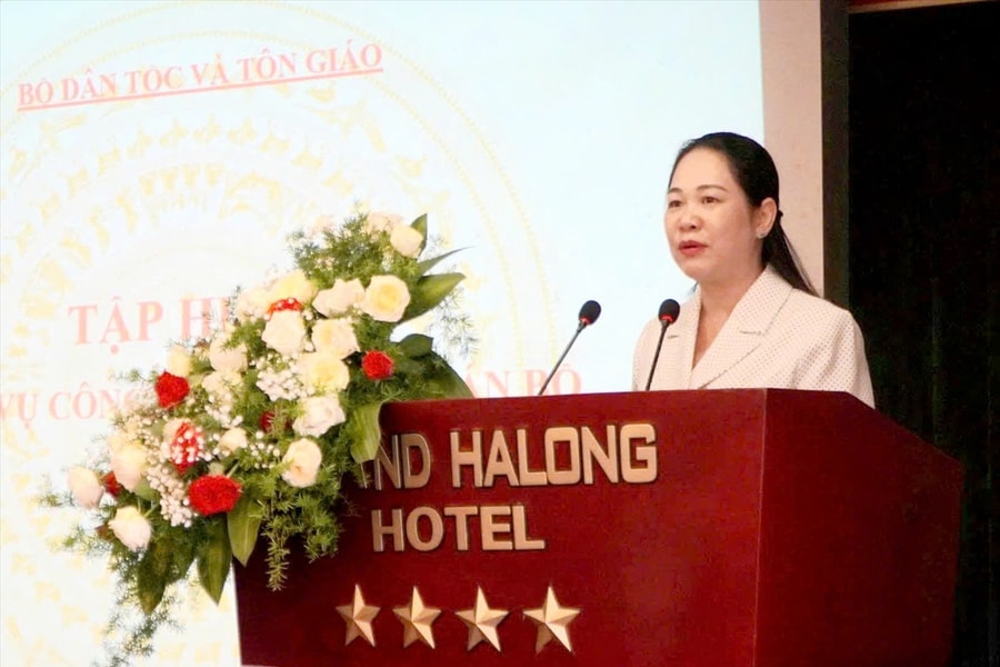 Thứ trưởng Nông Thị Hà dự khai mạc hội nghị tập huấn nghiệp vụ công tác tổ chức cán bộ