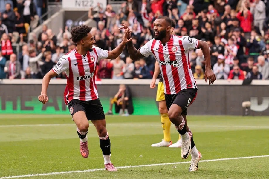 Brentford quật ngã Manchester United 3-1 tại vòng 6 Ngoại hạng Anh