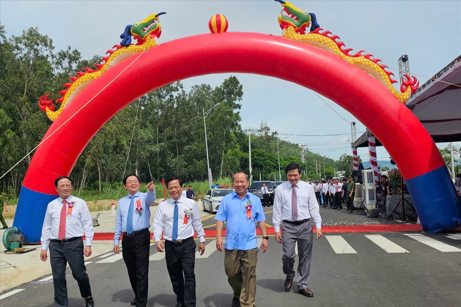 Gia Lai khánh thành 2 tuyến đường gần 900 tỷ đồng