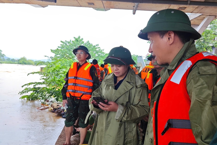 Thái Nguyên: Hơn 1.000 người túc trực hộ đê sông Cầu