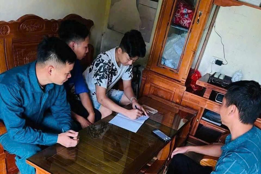 Thanh niên vùng cao Ba Chẽ  hào hứng viết đơn tình nguyện nhập ngũ