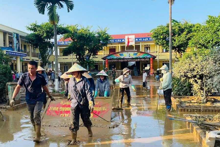 Thái Nguyên: Chật vật “vá” lại giấc mơ con chữ sau lũ dữ