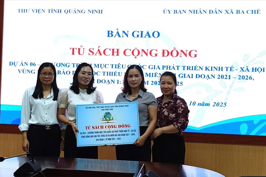 Bàn giao tủ sách cộng đồng cho xã vùng cao Ba Chẽ