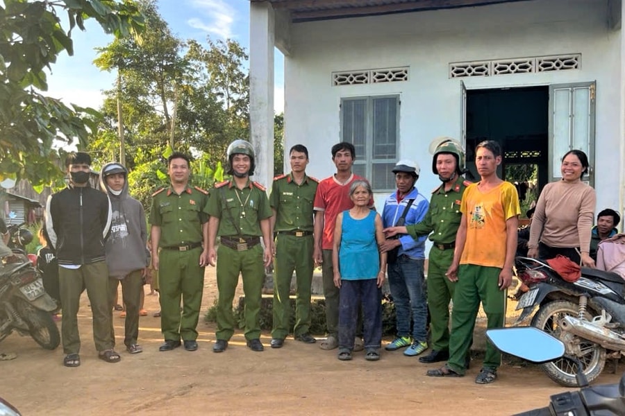 Quảng Ngãi: Đi lạc 2 ngày trong rừng, cụ bà 94 tuổi uống nước suối, ngủ trong bụi cây để sinh tồn