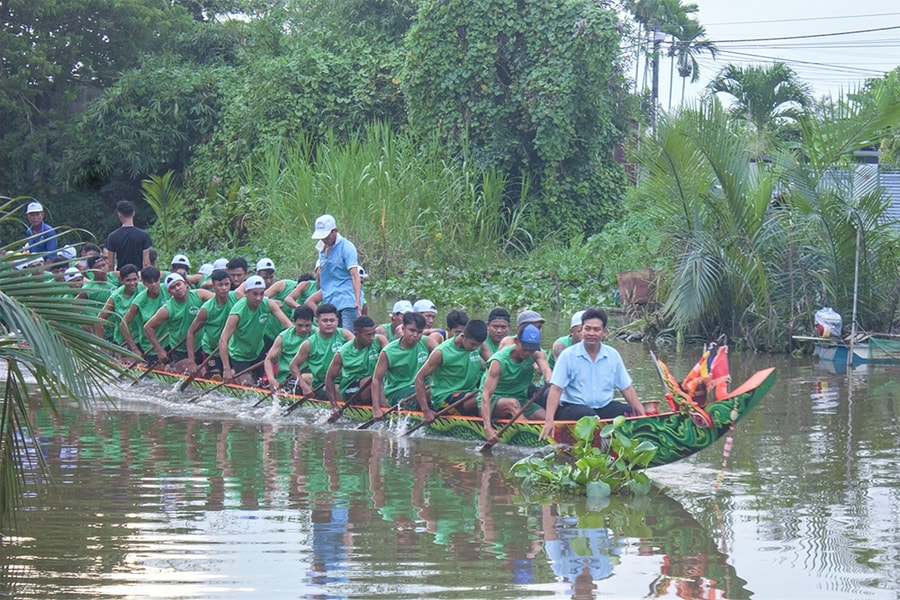 Phum sóc Khmer hối hả tập luyện cho hội đua ghe Ngo lớn nhất năm