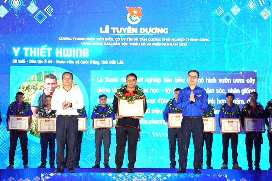 Vinh danh 27 thanh niên DTTS tiêu biểu, khởi nghiệp thành công: Điểm tựa, nguồn cảm hứng khích lệ thế hệ trẻ