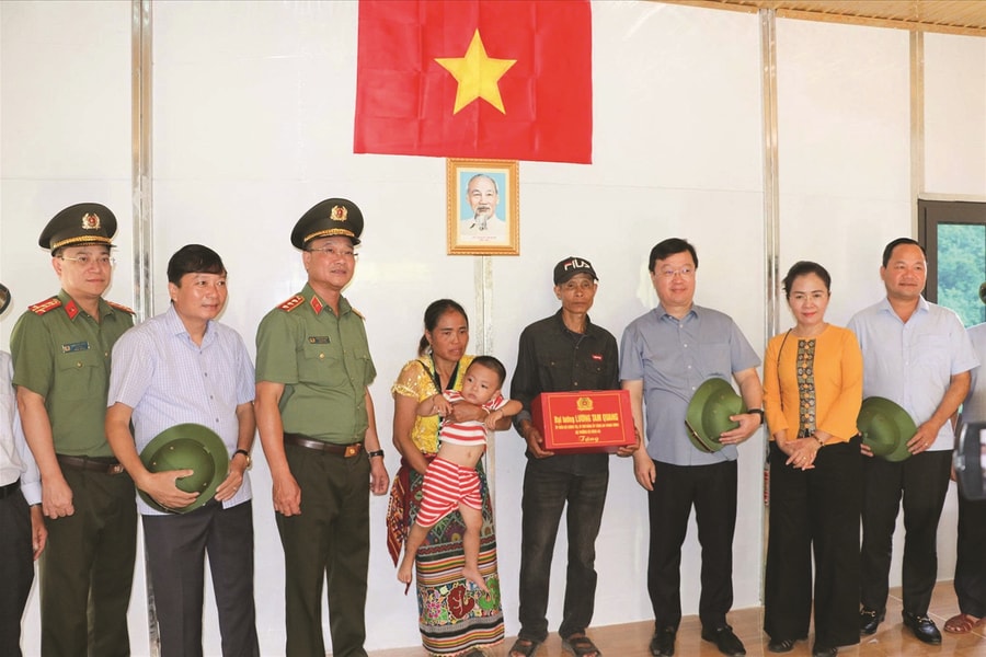 An cư là mục tiêu duy nhất  ở vùng lũ Mỹ Lý