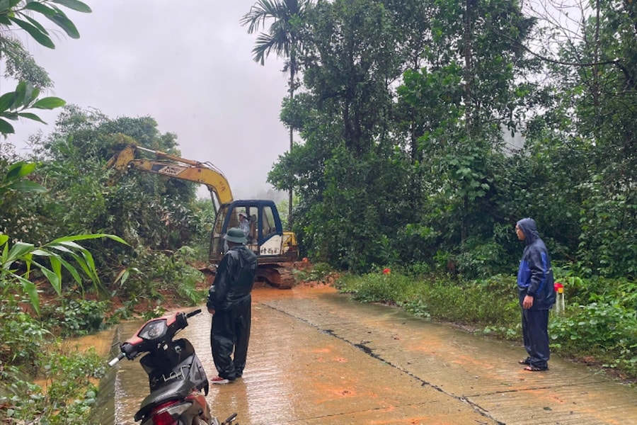 Đà Nẵng tập trung ứng phó và khắc phục hậu quả do mưa lũ, sạt lở đất đá