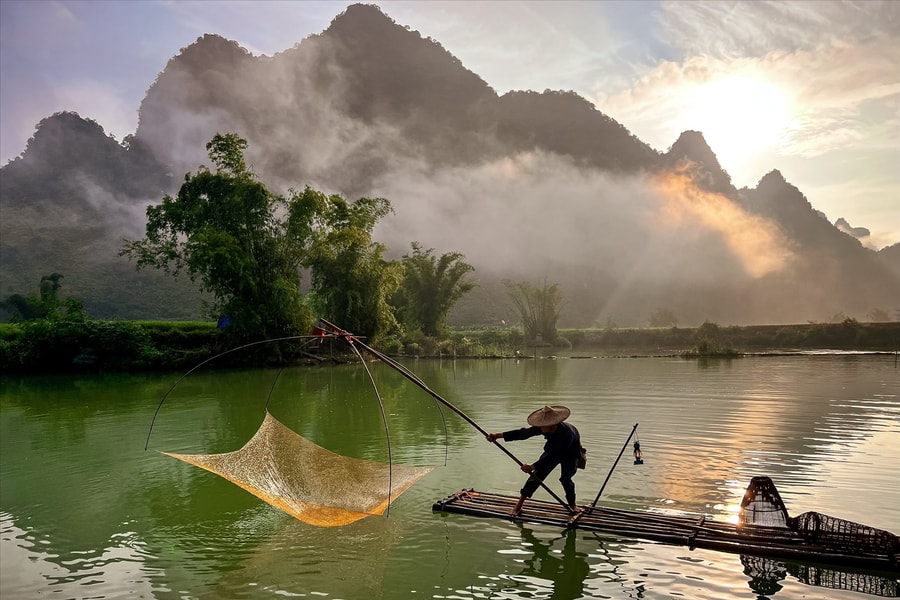 Ngọc Côn - Bức tranh thủy mặc nơi biên cương