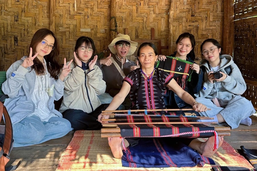 “Cơ Tu-Gether”:  Khám phá văn hóa Cơ Tu qua góc nhìn của các bạn trẻ