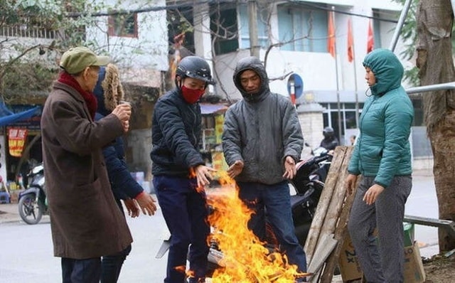 Miền Bắc đón rét buốt đầu mùa, miền Trung mưa lớn kéo dài, Biển Đông còn 1 - 2 cơn bão trong tháng tới