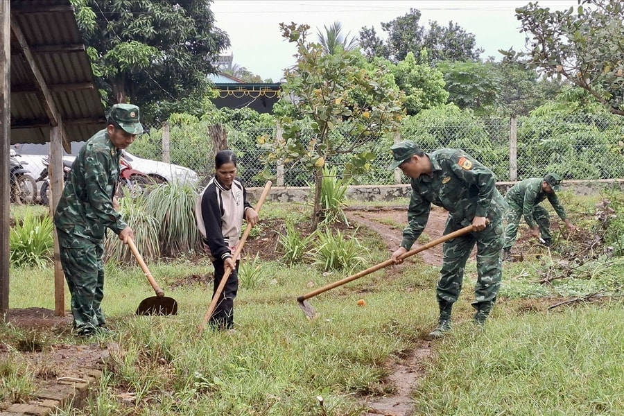 Điểm sáng từ mô hình "Mỗi tuần giúp một hộ nghèo khu vực biên giới"