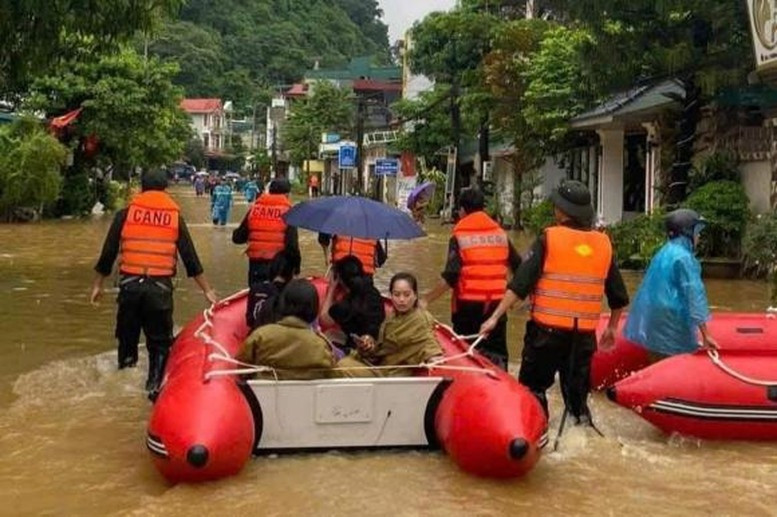 Tăng cường công tác quản lý và sử dụng hàng dự trữ quốc gia để hỗ trợ, ứng phó mưa, lũ