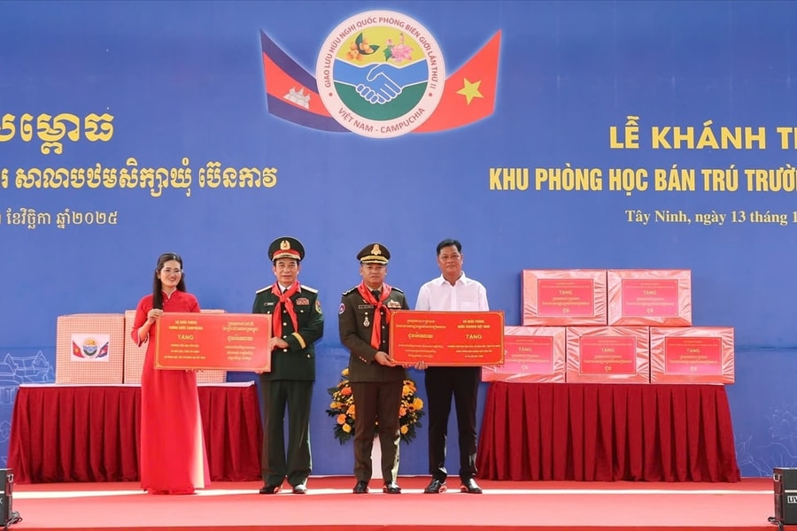 Ngôi trường vùng biên và hành trình nhân văn của người lính