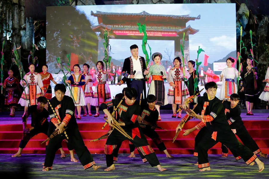 Những bất ngờ ở Lễ hội Hoa Tam Giác Mạch lần thứ XI
