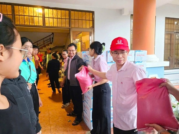 Chi nhánh Ngân hàng CSXH tỉnh Đắk Lắk: Lũ rút ưu tiên khôi phục hoạt động đưa vốn đến với dân