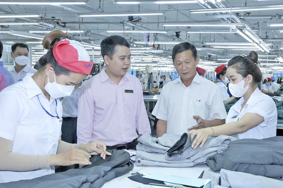 Hỗ trợ khẩn cấp kịp thời sau lũ - Ngân hàng CSXH giảm lãi suất nhiều chương trình vay