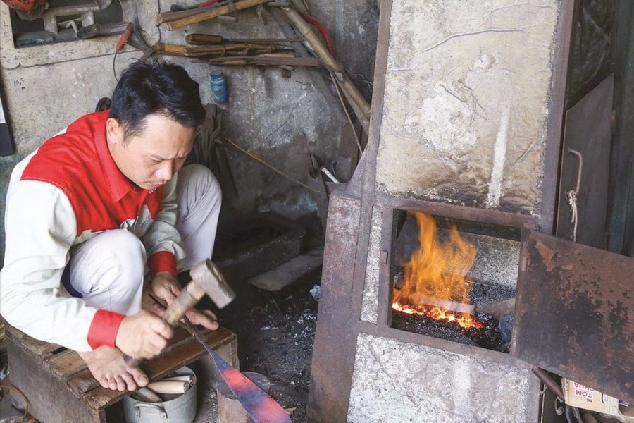 Thăm làng nghề rèn lâu đời nhất Việt Nam