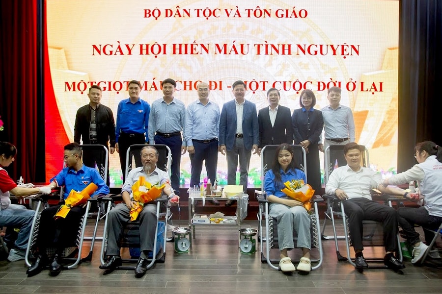 Ngày hội hiến máu tình nguyện tại Bộ Dân tộc và Tôn giáo
