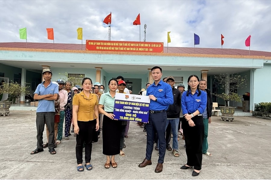 Đoàn Thanh niên EVNGENCO2 chung tay hỗ trợ người dân vùng lũ miền Trung
