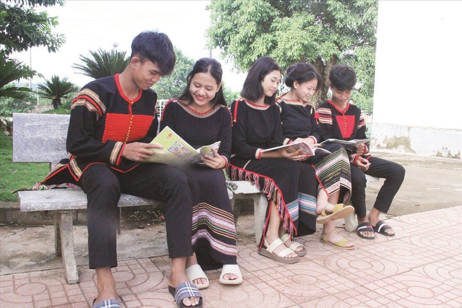 Thắp sáng tri thức, chắp cánh ước mơ vùng đồng bào DTTS