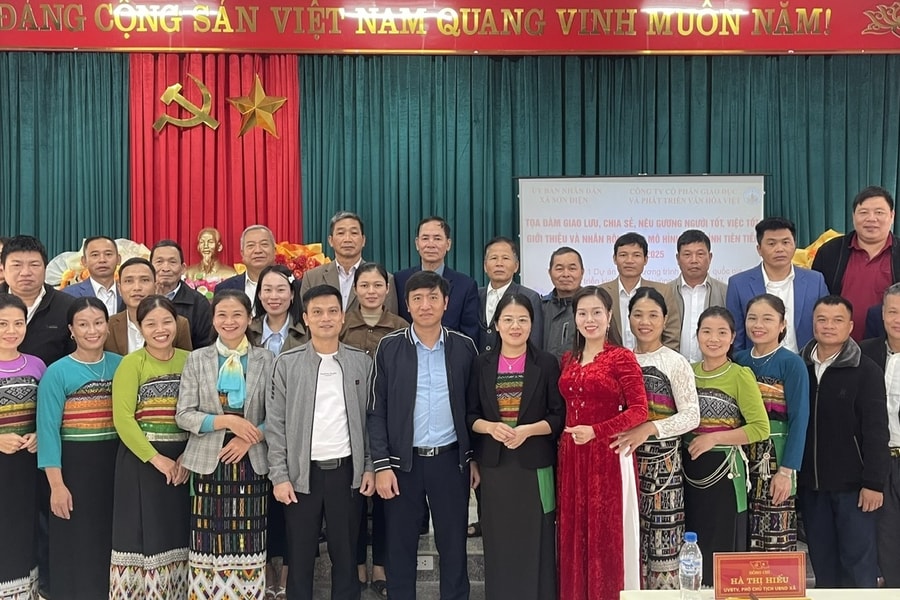 Người có uy tín "trung tâm" kết nối đoàn kết, phát triển vùng đồng bào Sơn Điện