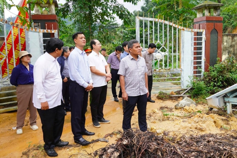Quảng Ngãi khẩn trương khắc phục hạ tầng hư hỏng do bão lũ ở miền núi