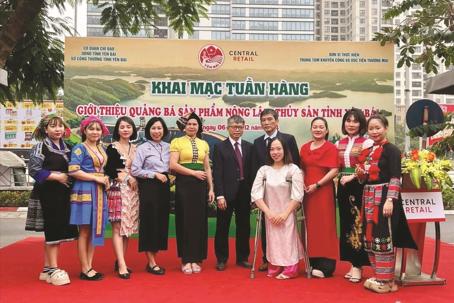 Vượt lên chính mình cô gái khuyết tật với hành trình nâng đỡ những số phận thiệt thòi