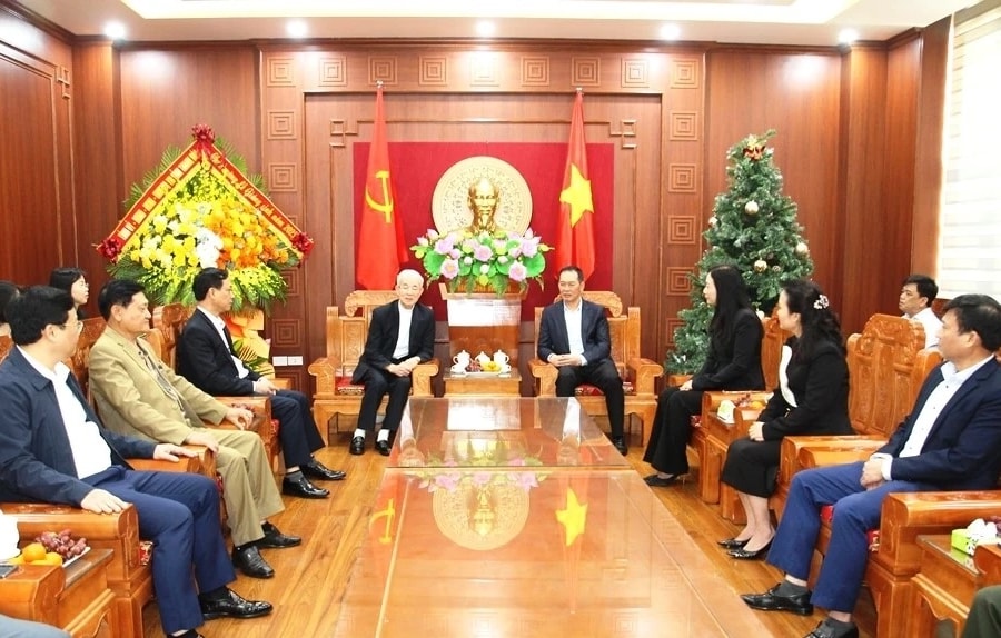 Lãnh đạo tỉnh Thanh Hóa chúc mừng Giáng sinh Ủy ban Đoàn kết Công giáo