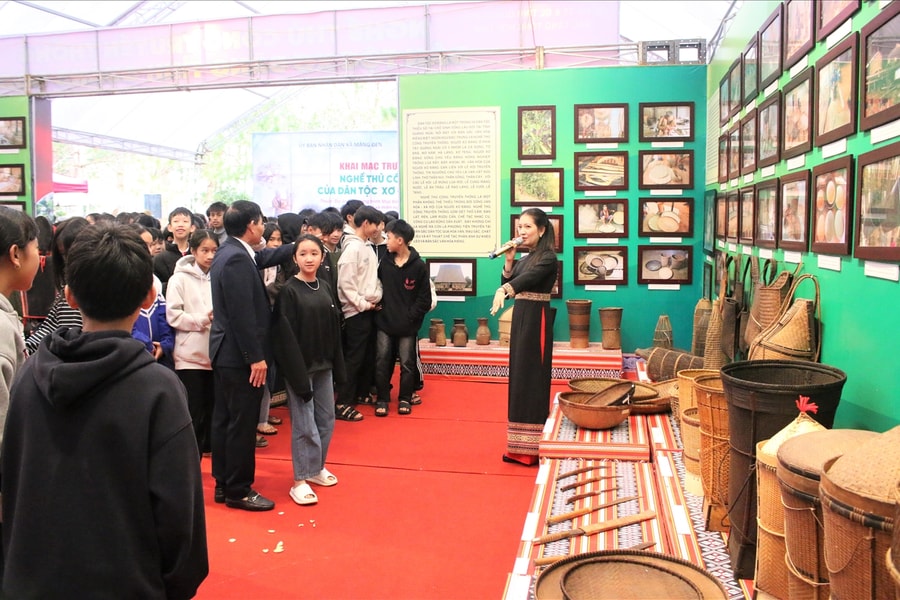 Khai mạc trưng bày và triển lãm nghề thủ công truyền thống của dân tộc Xơ Đăng tỉnh Quảng Ngãi