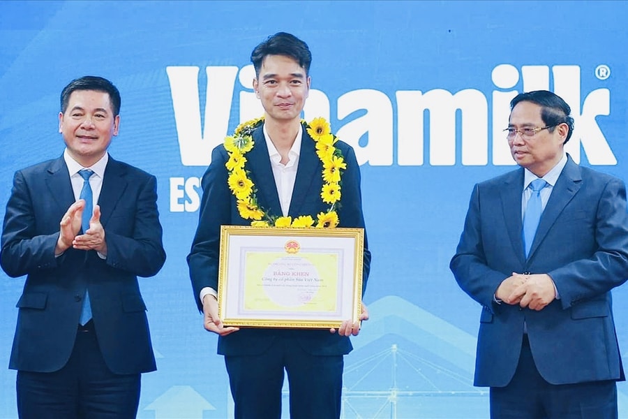 Vinamilk - doanh nghiệp duy nhất trong ngành sữa nhận bằng khen xuất khẩu tiêu biểu của Bộ Công thương
