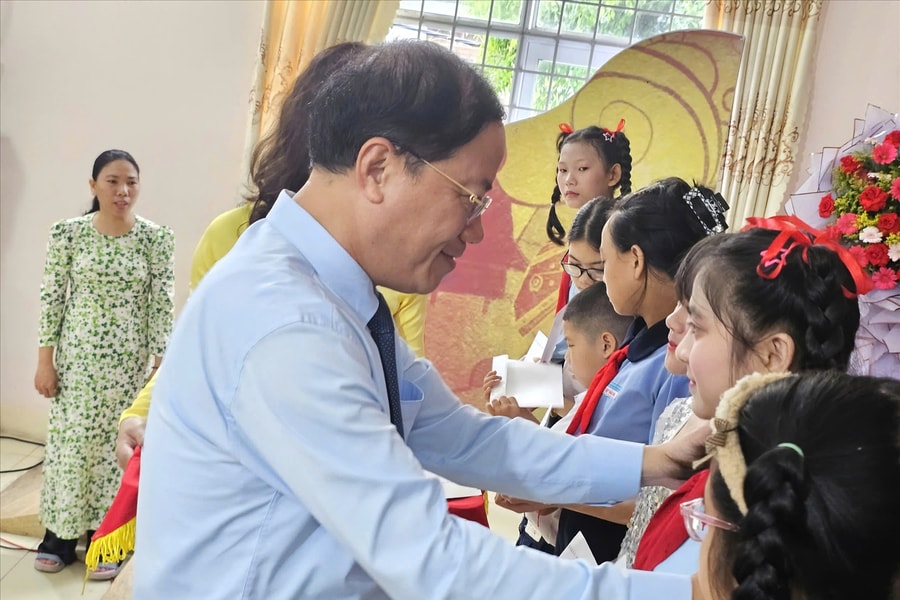 Gia Lai tăng cường công tác huy động học sinh đến trường