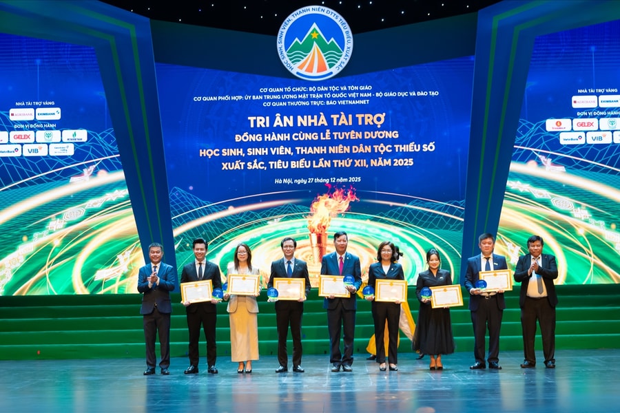 Agribank được vinh danh nhiều năm đồng hành Lễ Tuyên dương học sinh, sinh viên, thanh niên DTTS xuất sắc, tiêu biểu