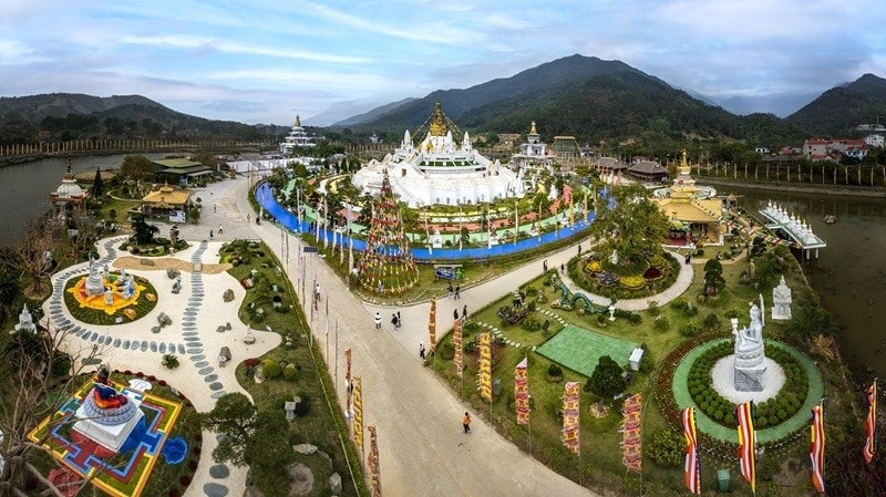 Đại Bảo tháp Tây Thiên tổ chức pháp hội cầu an đón năm mới 2026