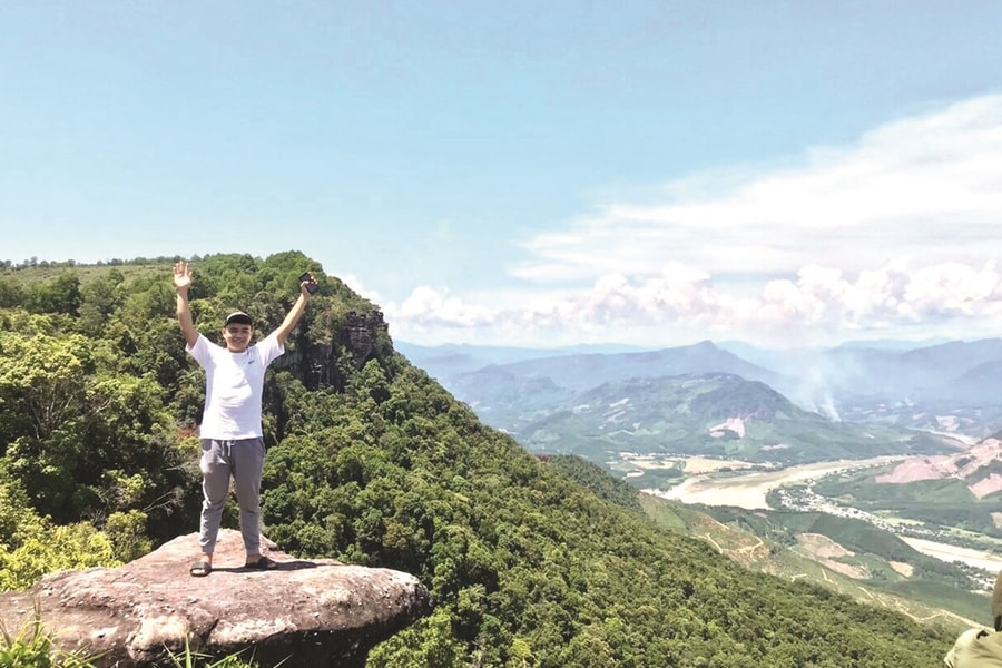 Vẻ đẹp hoang sơ  dưới chân núi Am Thông