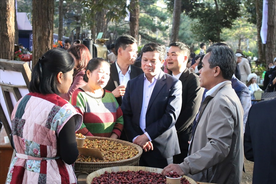 Chợ phiên Măng Đen - Điểm đến thú vị của du khách trong dịp Tết Dương lịch 2026