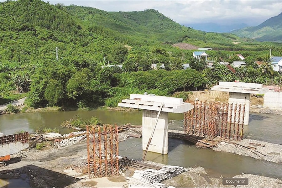 Khánh Hòa tập trung đầu tư hạ tầng giao thông các xã miền núi
